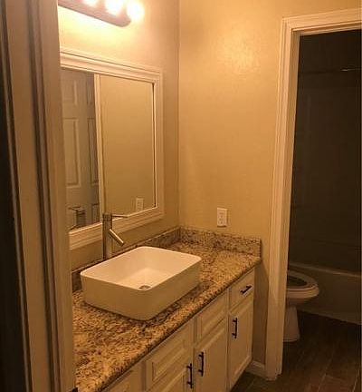 4th image of 540 Whitney Ave