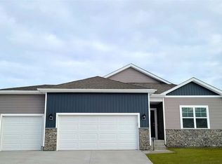 25124 Eagle Vista Dr, Adel, IA 50003