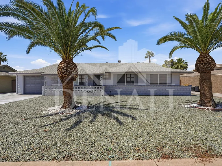 10747 W Hope Dr — Photo 1