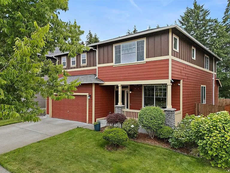 1440 Farina Loop SE — Photo 2