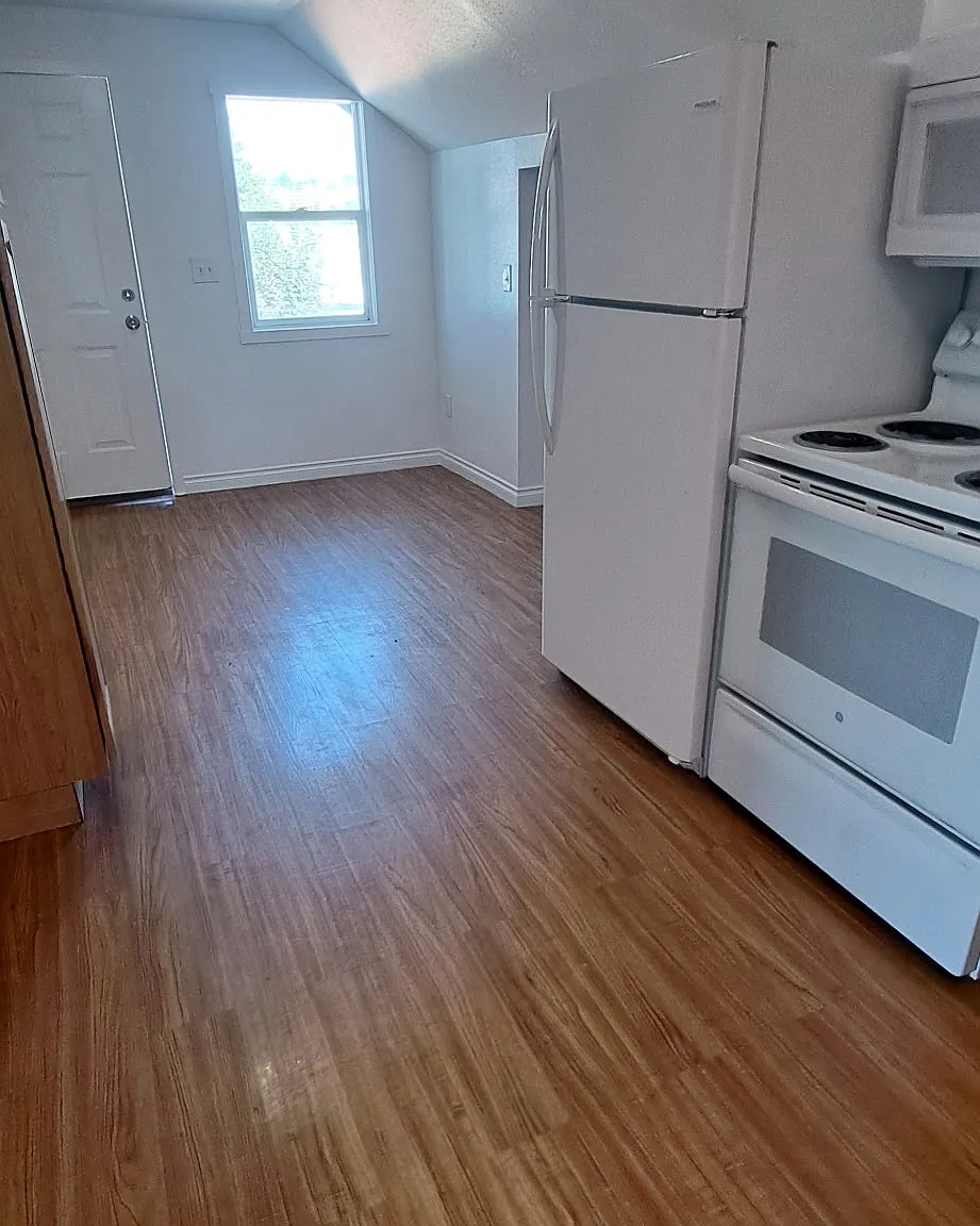 2 bed, 850 sqft, $1,200 — Photo 2