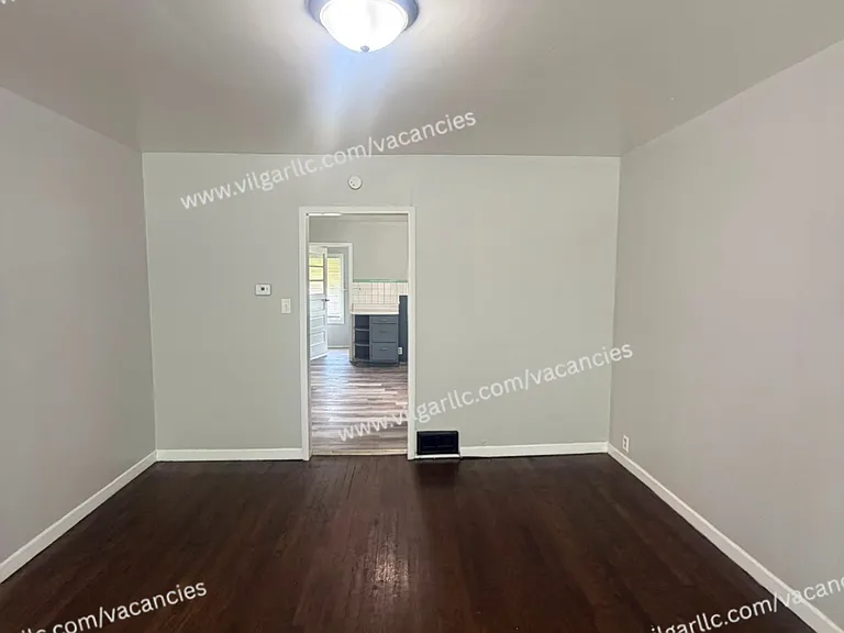 4639 Connecticut St — Photo 9