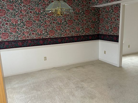 3rd image of 631 McLaw Dr