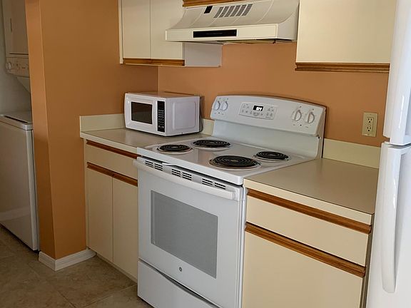 3rd image of 6553 SE Federal Hwy #10-203