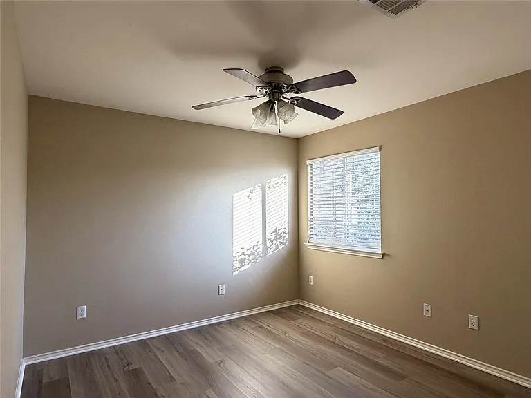 800 Bull Creek Pkwy — Photo 22