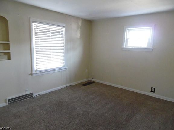 5th image of 7515 Outlook Ave