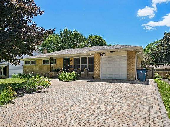 2nd image of 107 W Orchard Pl