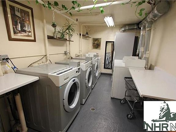 3rd image of 325 W 30th St APT B3