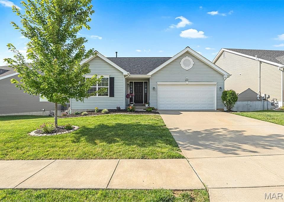 1st image of 437 Dusty Brook Dr