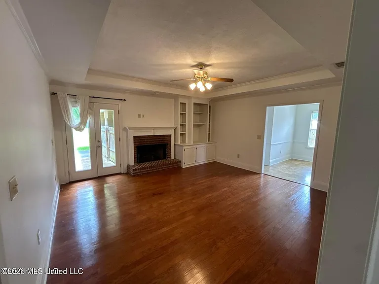 204 Foxwood Cv — Photo 7