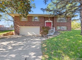1215 Sportsman Drive, Jeffersonville, IN