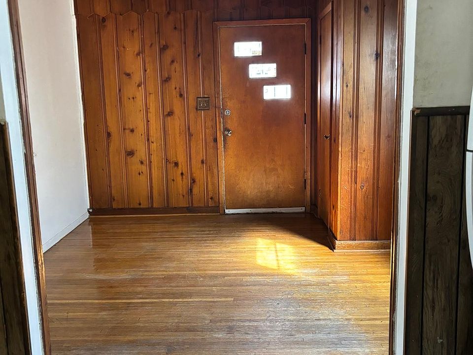 1st image of 237 Lisbon Ave Floor 1