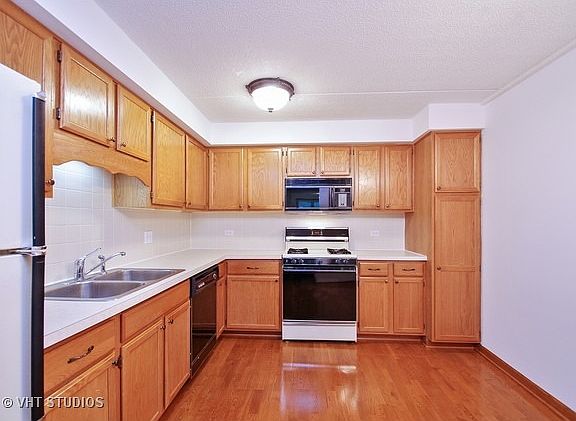 3rd image of 6050 W Eastwood Ave APT 204