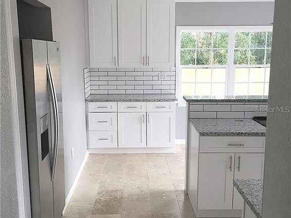 5th image of 2130 Colonial Ave