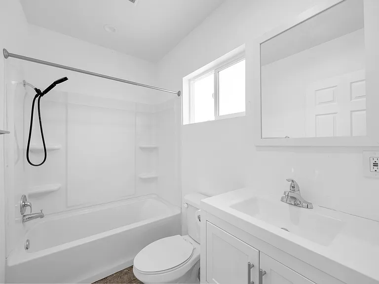 572 N Cambridge St #A — Photo 10