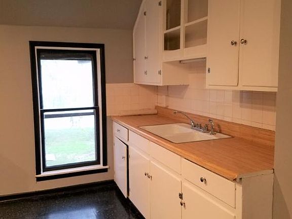 3rd image of 22 Saint John St