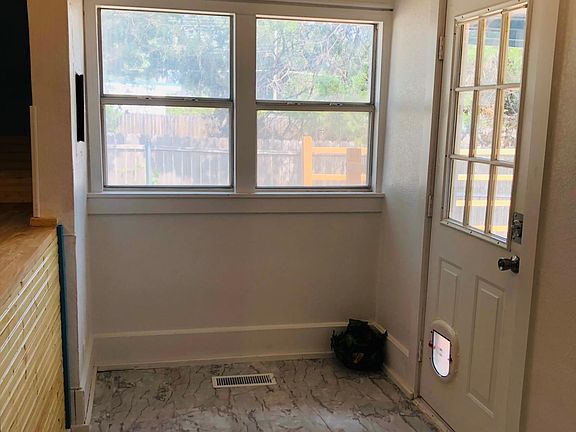 5th image of 608 Cottonwood St