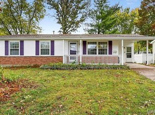 1750 Queens Dr, Florissant, MO 63031