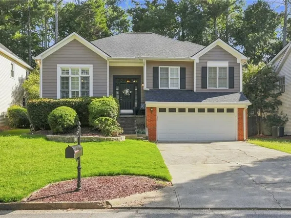8965 Club River Dr, Roswell, GA 30076