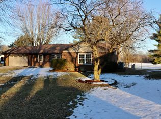 210 Circle Dr, New Market, IN 47965