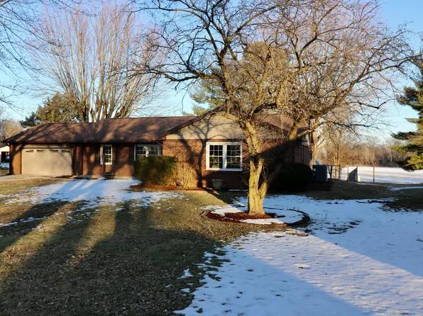210 Circle Dr, New Market, IN 47965