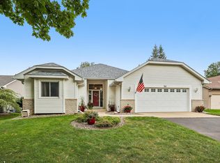 961 Coneflower Ct, Eagan, MN 55123