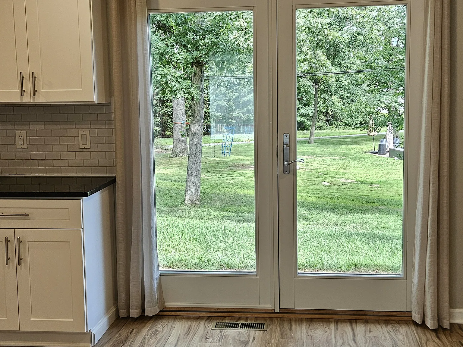 4 bed, 1900 sqft, $3,500 — Photo 3
