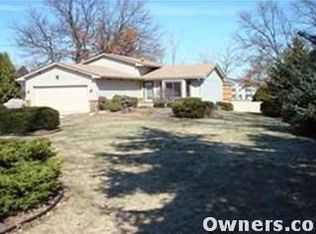 733 Buckhorn Dr, Lake Orion, MI
