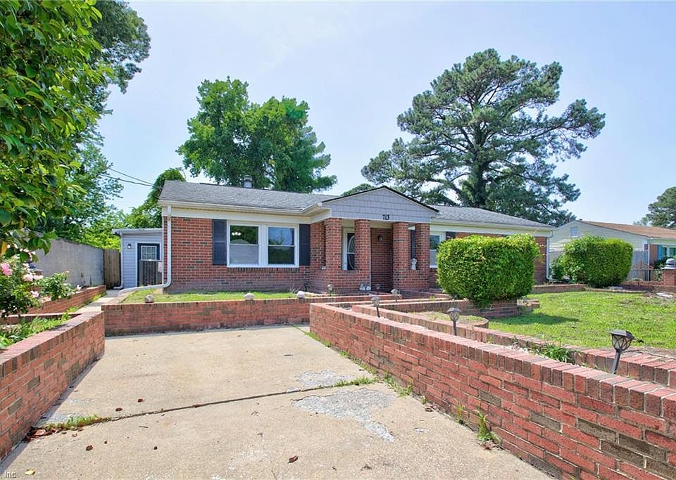 1st image of 713 Pelham Dr