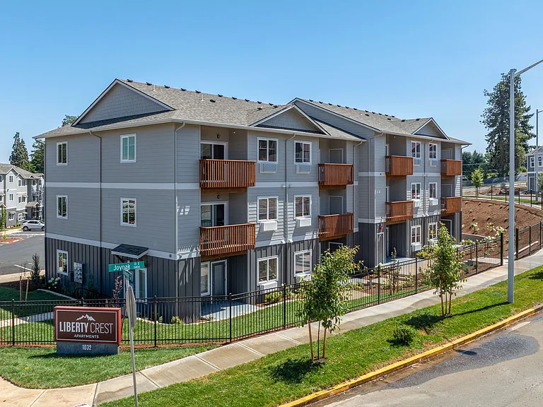 LIBERTY CREST APARTMENTS — Photo 3