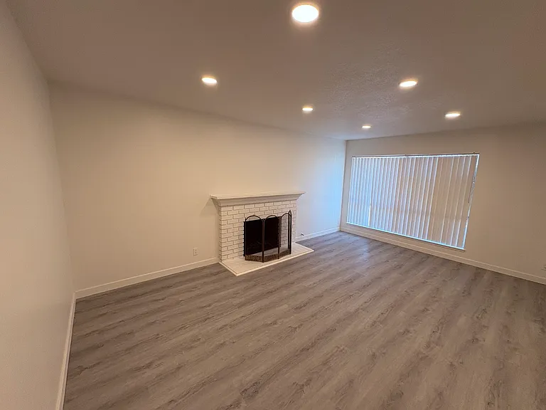 3922 Ash St — Photo 2