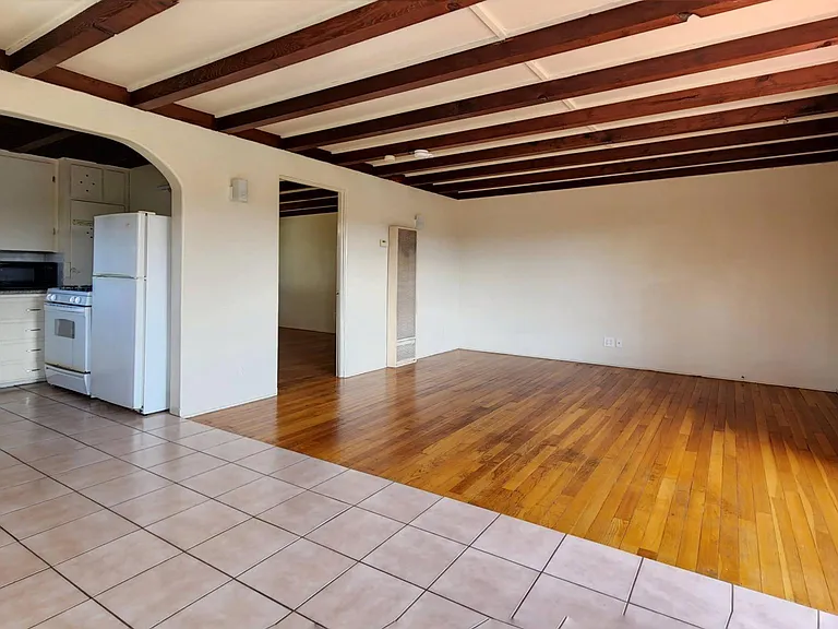 1153 Waring St #2 — Photo 3