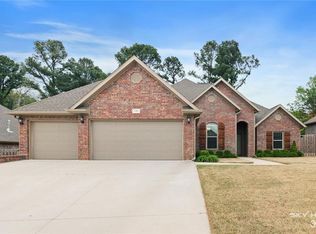 1401 W Ash St, Rogers, AR 72758