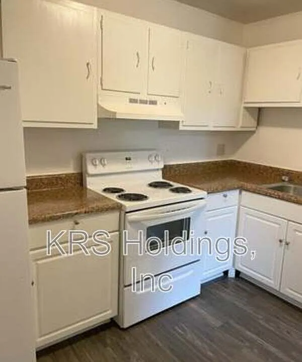416 S West St #9