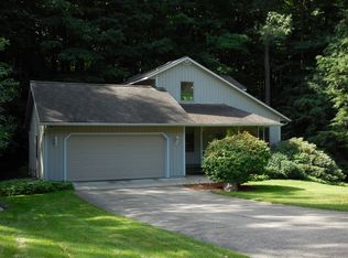 2627 Kensington Dr, Kalamazoo, MI 49008