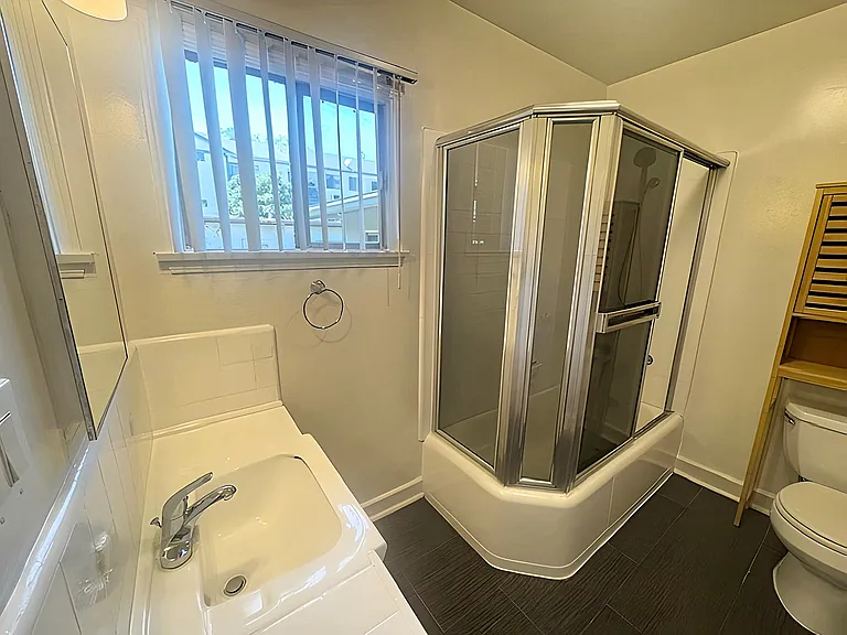 4434 1/2 Avocado St — Photo 11