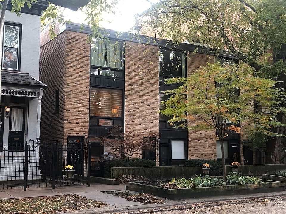 1st image of 639 W Wellington Ave Unit 1