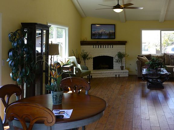 Living & Dining Room Mountain Views