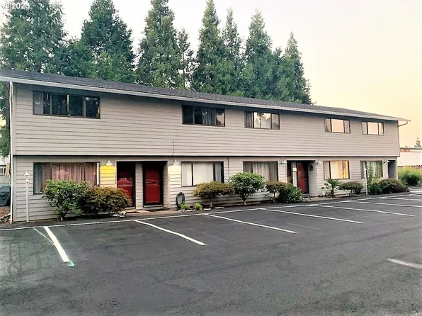 19300 SE River Rd, Portland, OR 97267