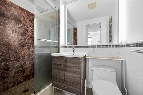 Sold by Nest Seekers International | media 10
