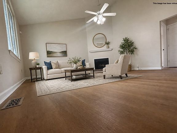 2nd image of 104 Edgehill Ln