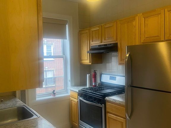 3rd image of 7812 Hudson Ave APT C3