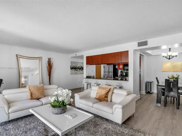 1200 Brickell Bay Dr APT 1723, Miami, FL 33131