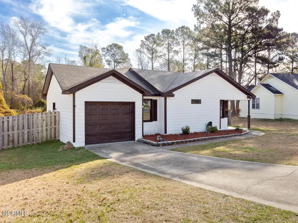 2433 Saddleridge Drive, Midway Park, NC 28544