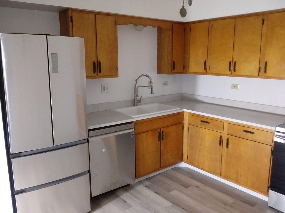 1st image of 579 Dean Dr APT 4