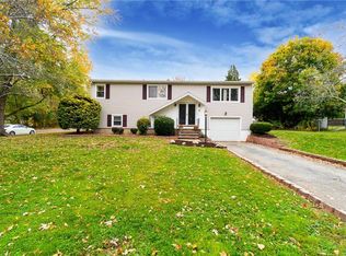 16 La Fazia Dr, Johnston, RI 02919