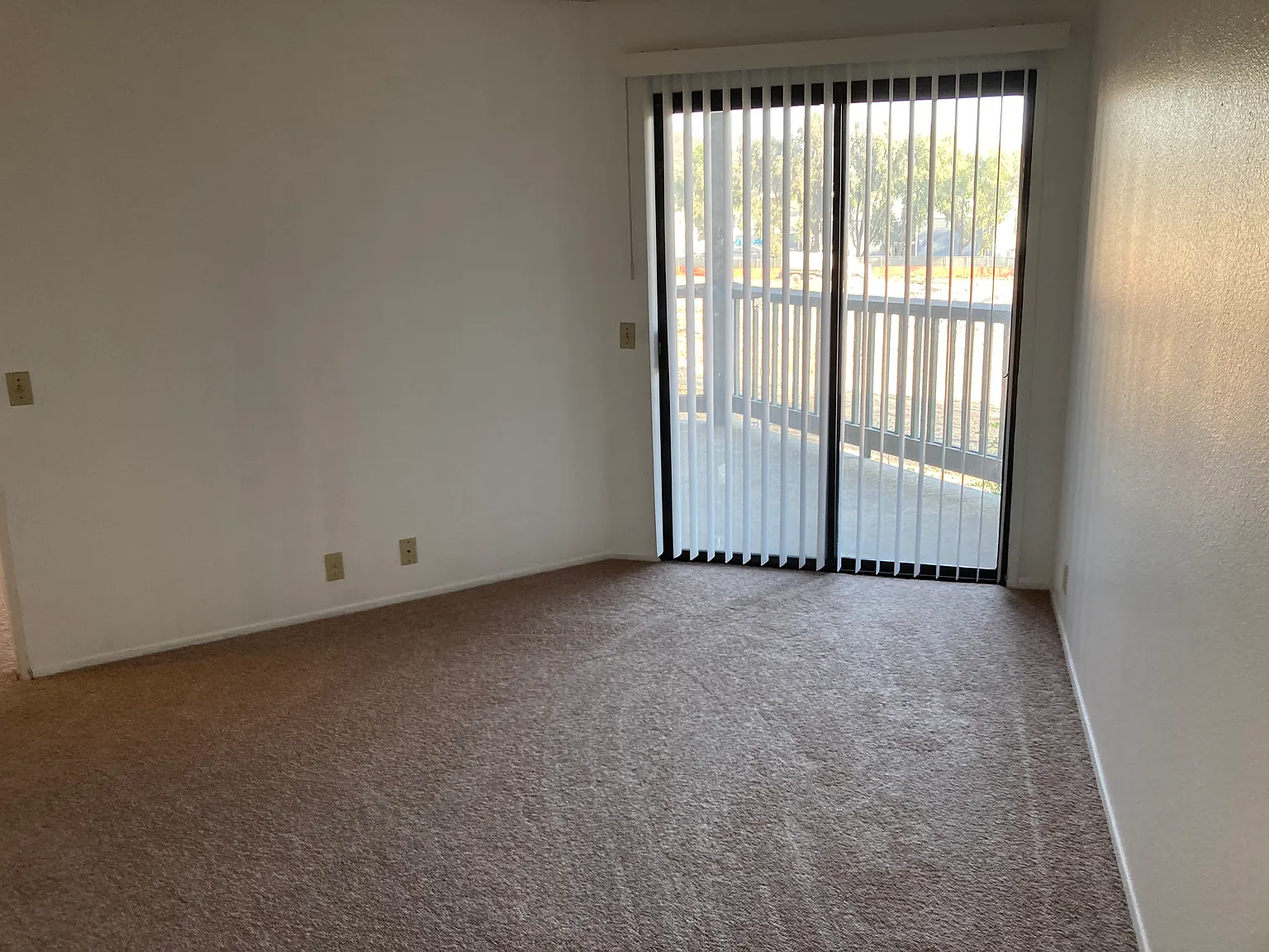 2 bed, 916 sqft, $2,750 — Photo 3