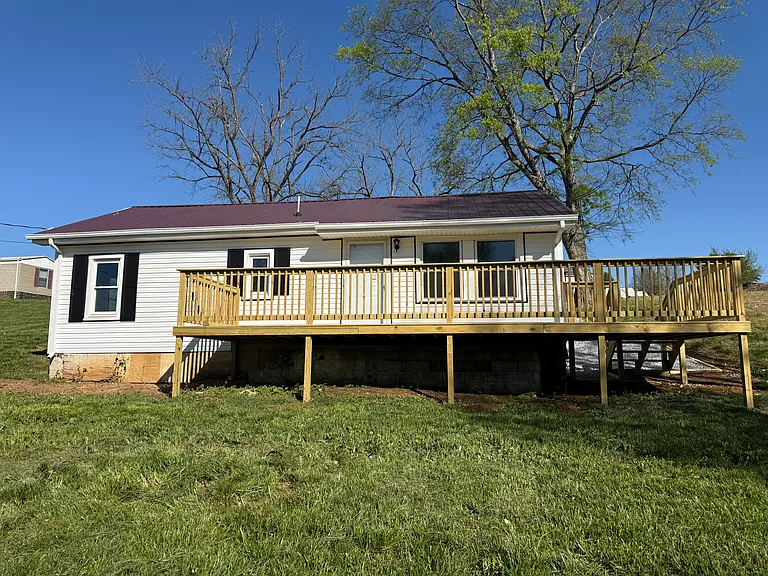 5740 Dodson Ferry Rd — Photo 1