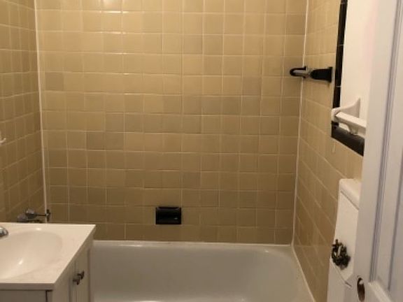 3rd image of 44 Fleetwood Ave APT 5C