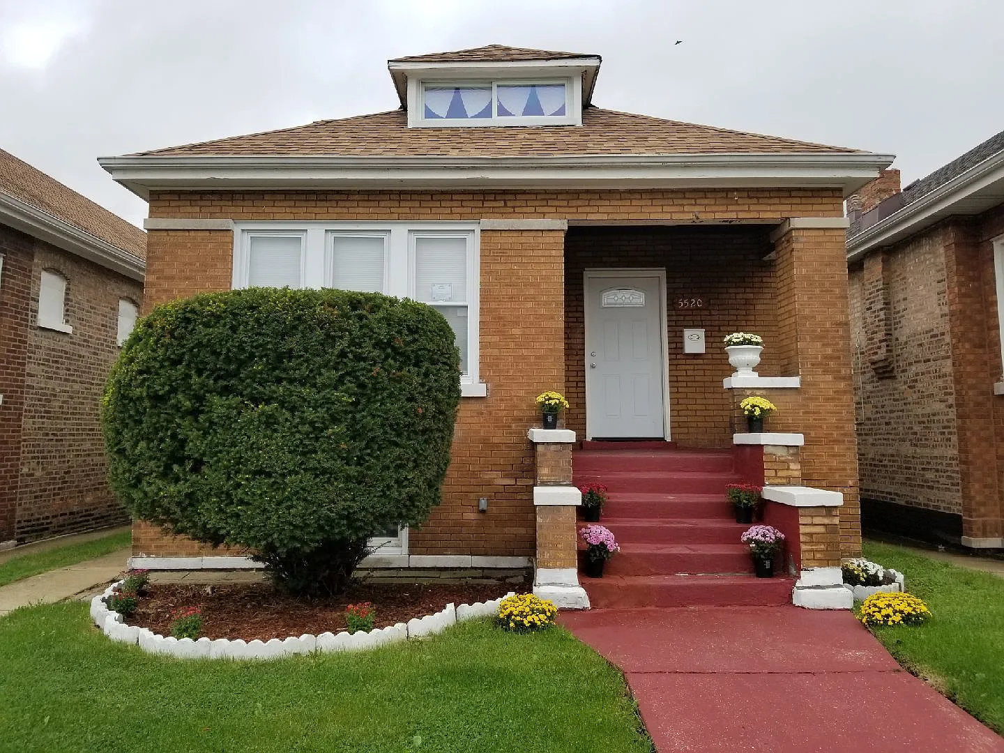 5520 S Albany Ave photo 1